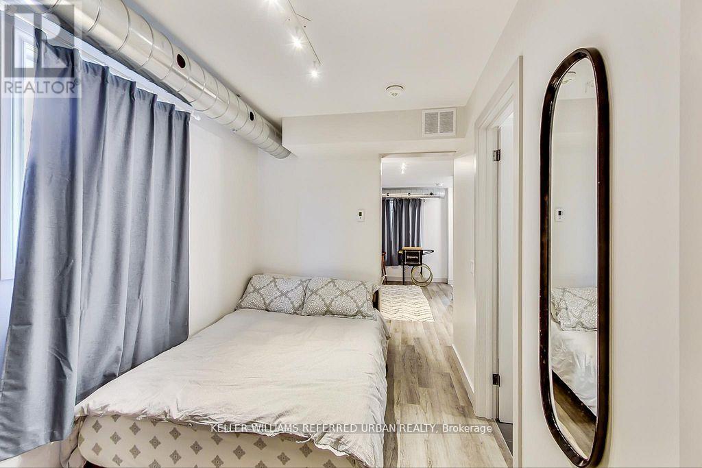 205 Bathurst Street, Toronto, Ontario  M5T 2S1 - Photo 13 - C12459828