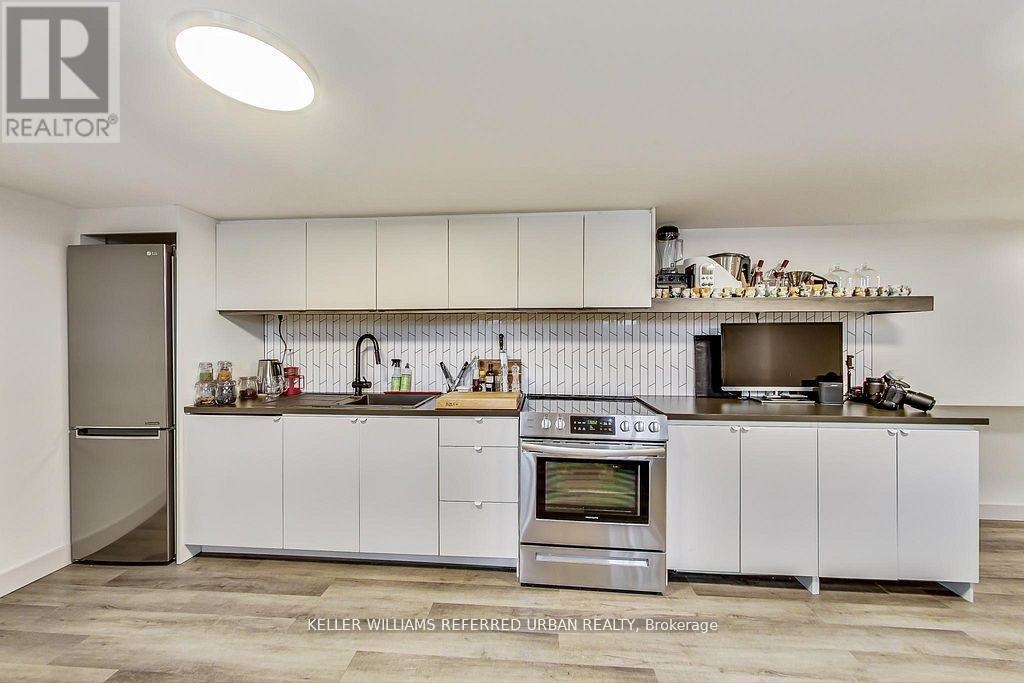 205 Bathurst Street, Toronto, Ontario  M5T 2S1 - Photo 39 - C12459828