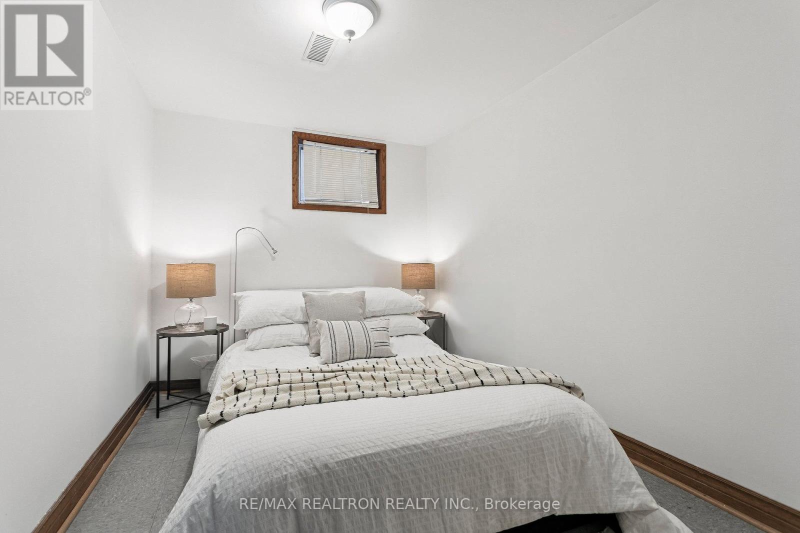 197 Margueretta Street, Toronto, Ontario  M6H 3S4 - Photo 17 - C12459834