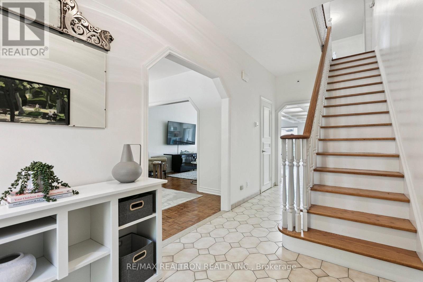 197 Margueretta Street, Toronto, Ontario  M6H 3S4 - Photo 3 - C12459834