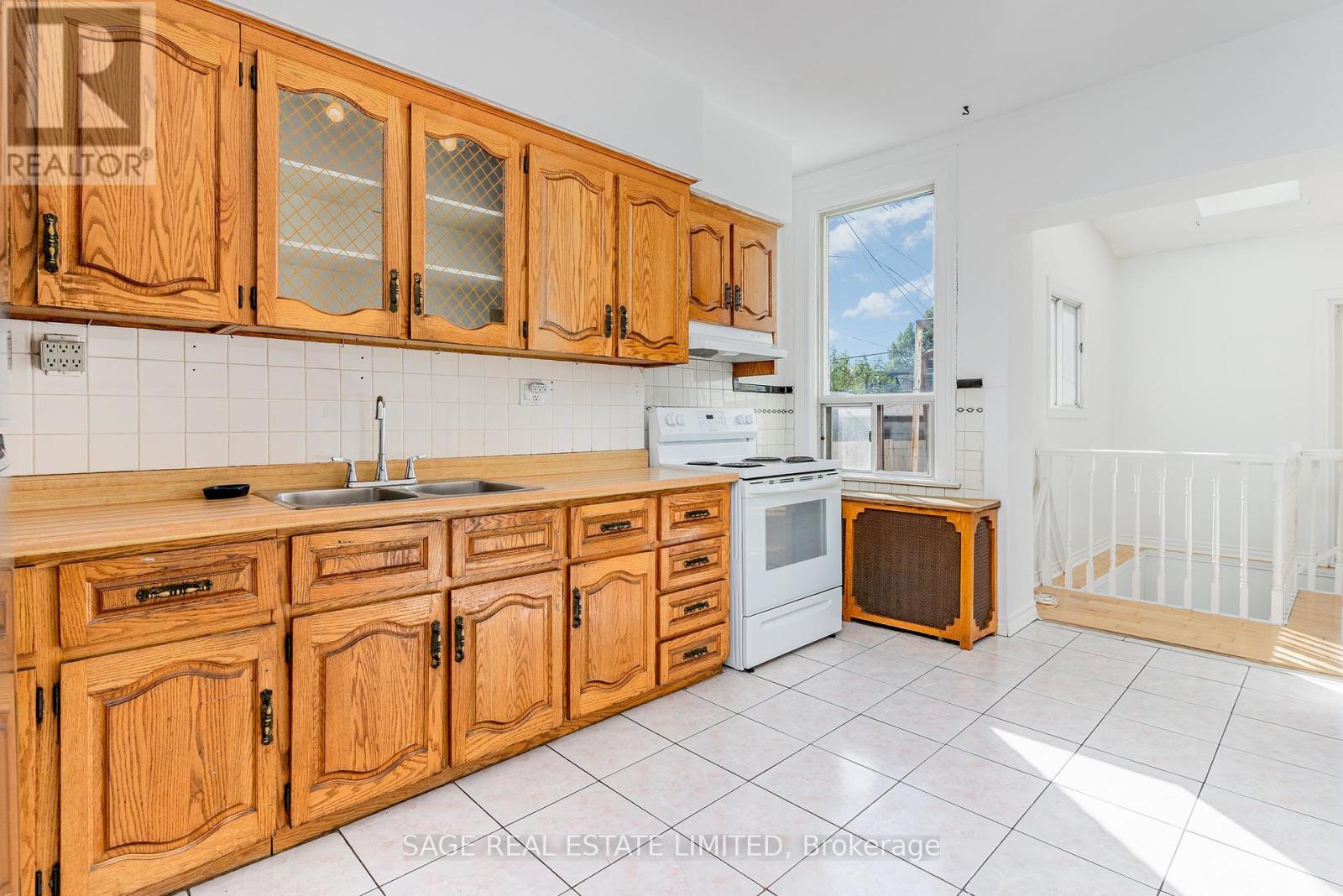 Main - 604 Ossington Avenue, Toronto, Ontario  M6G 3T5 - Photo 9 - C12459882