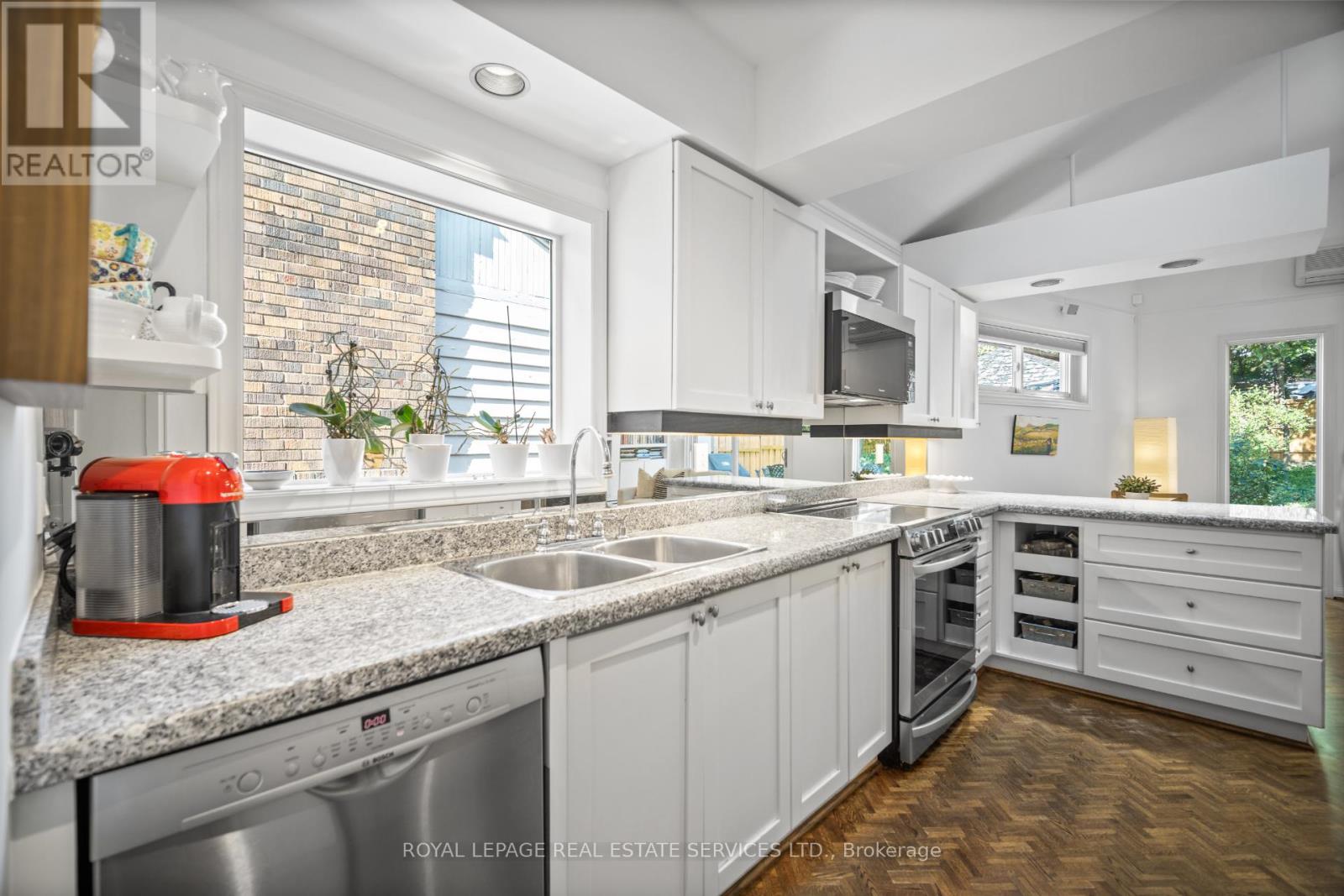 470 Roselawn Avenue, Toronto, Ontario  M5N 1J8 - Photo 18 - C12459885