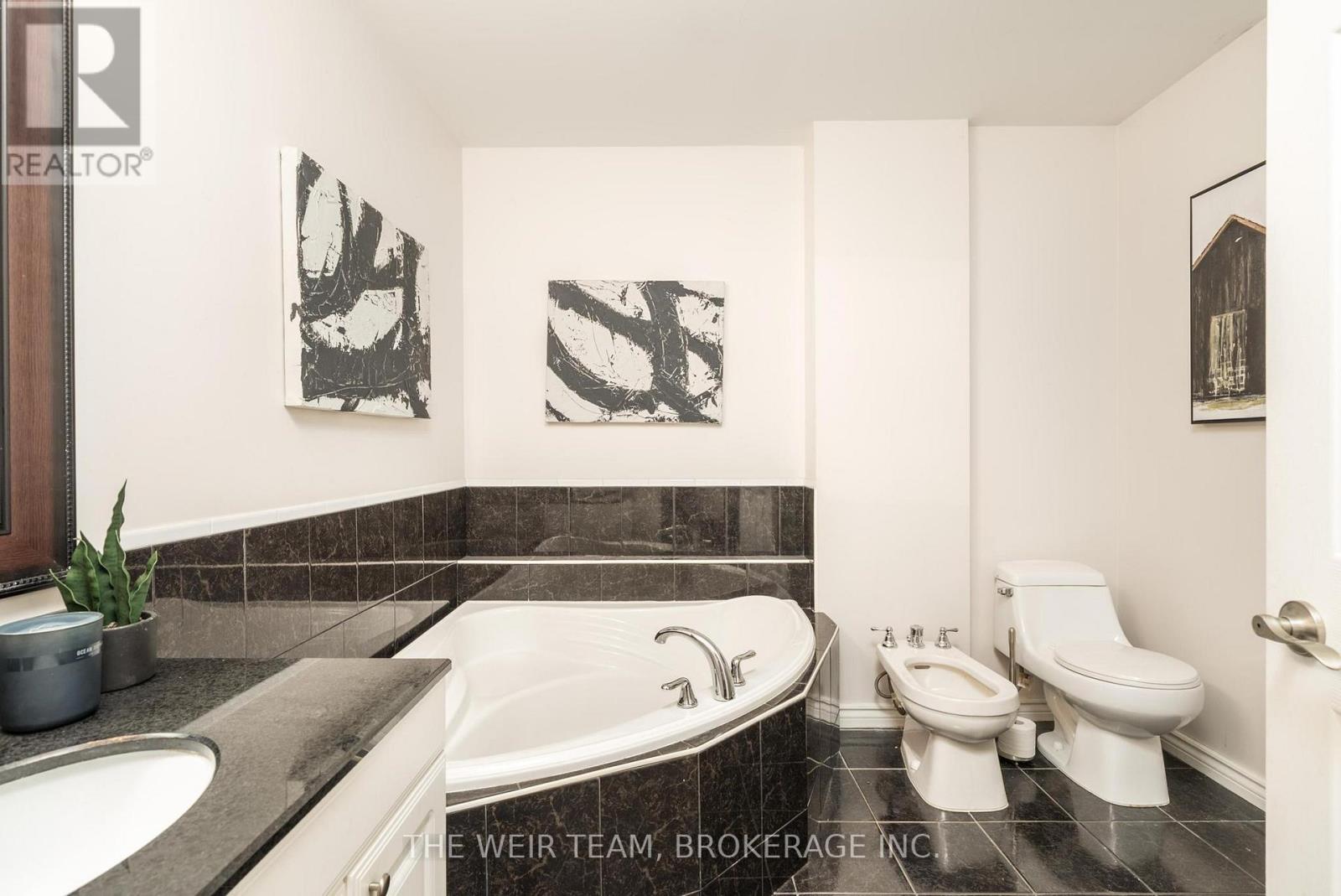 157 Ferris Road, Toronto, Ontario  M4B 1G7 - Photo 24 - E12459782