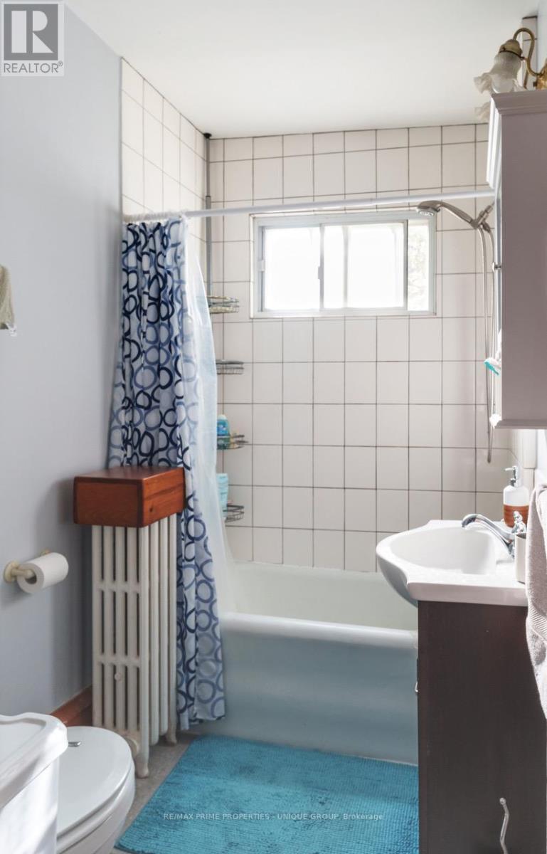 1 Bonfield Avenue, Toronto, Ontario  M4E 1B9 - Photo 11 - E12459818