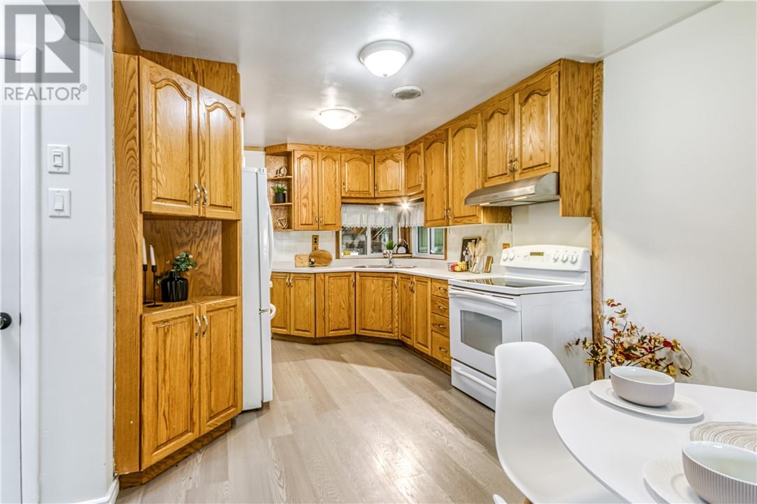 3649 Suzanne Street, Val Caron, Ontario  P3N 1H1 - Photo 11 - 2125156