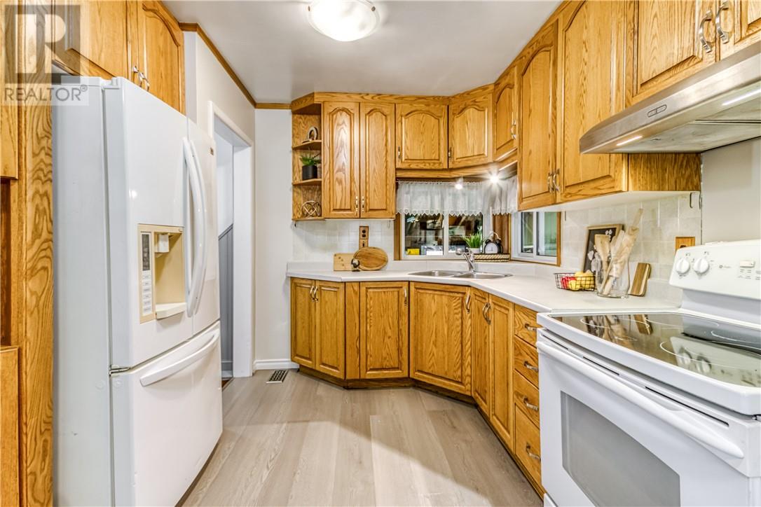 3649 Suzanne Street, Val Caron, Ontario  P3N 1H1 - Photo 12 - 2125156