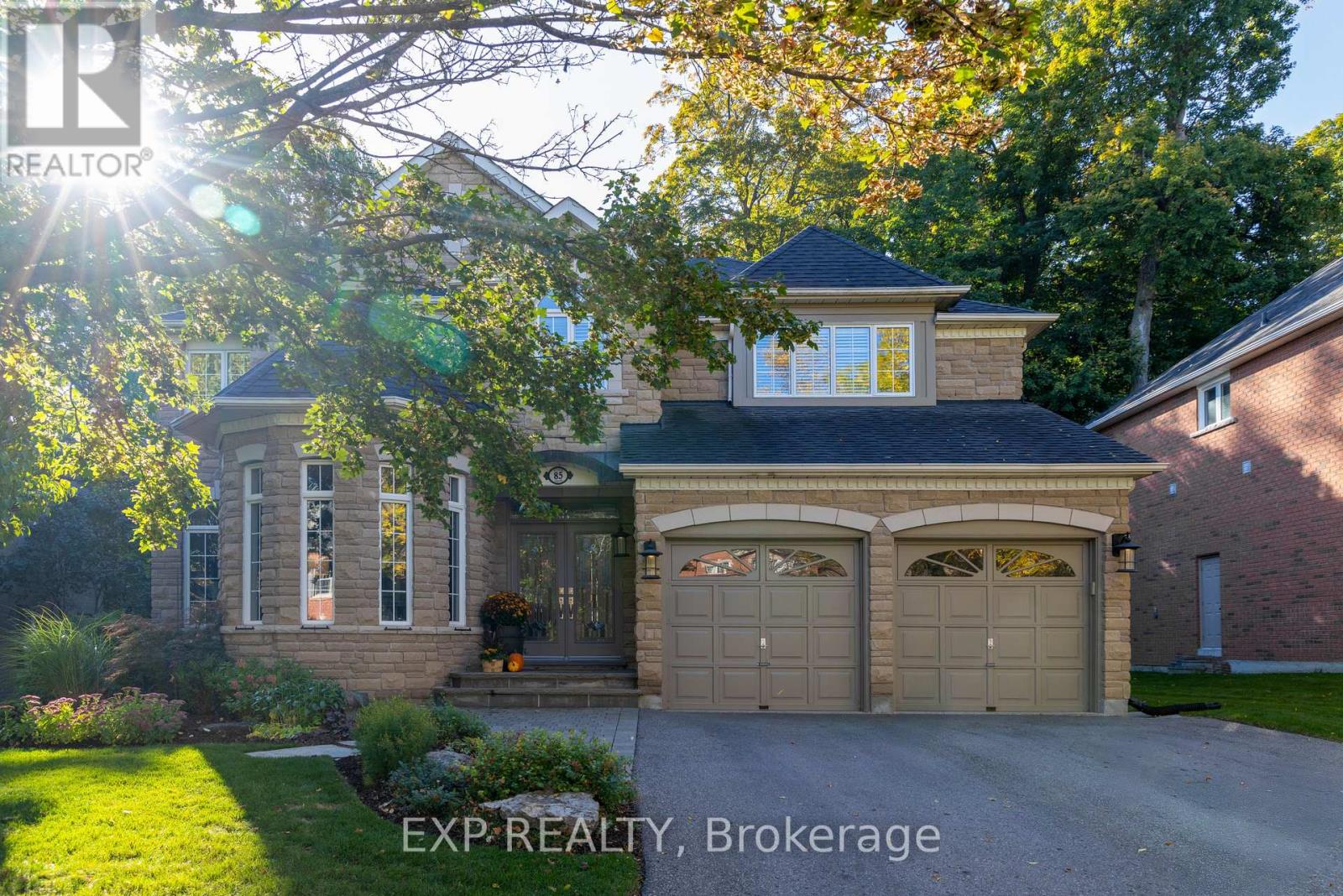 85 Willis Drive, Aurora, Ontario  L4G 5N8 - Photo 5 - N12459717