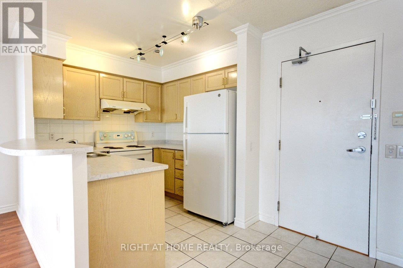 615 - 9015 Leslie Street, Richmond Hill, Ontario  L4B 4J8 - Photo 2 - N12459752