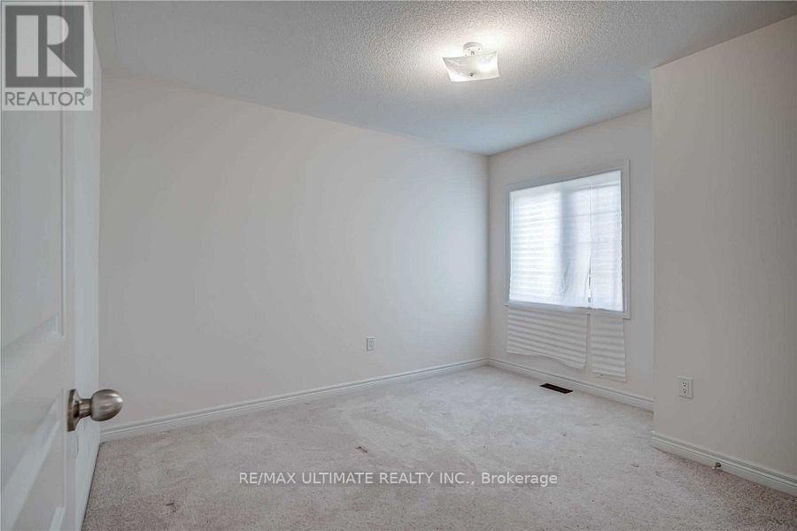 150 Spofford Drive, Whitchurch-Stouffville, Ontario  L4A 4P6 - Photo 14 - N12459810