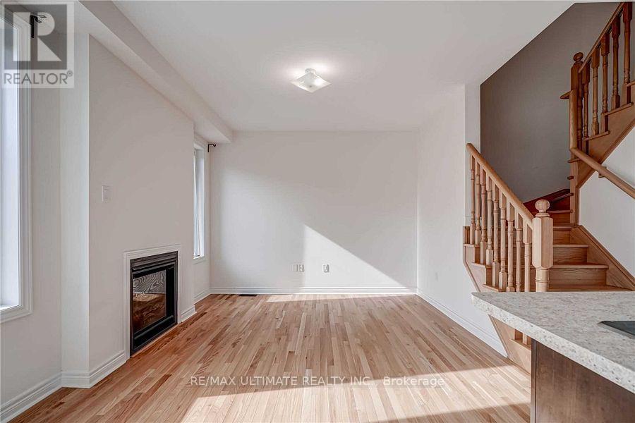 150 Spofford Drive, Whitchurch-Stouffville, Ontario  L4A 4P6 - Photo 8 - N12459810