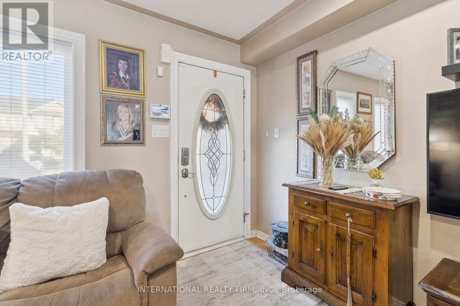 76 Timberwolf Crescent, Vaughan, Ontario  L4H 2W1 - Photo 5 - N12459823