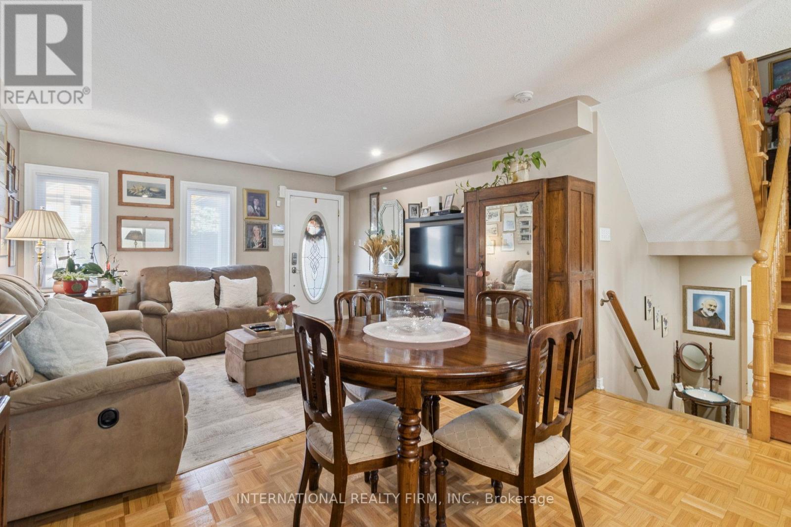76 Timberwolf Crescent, Vaughan, Ontario  L4H 2W1 - Photo 9 - N12459823