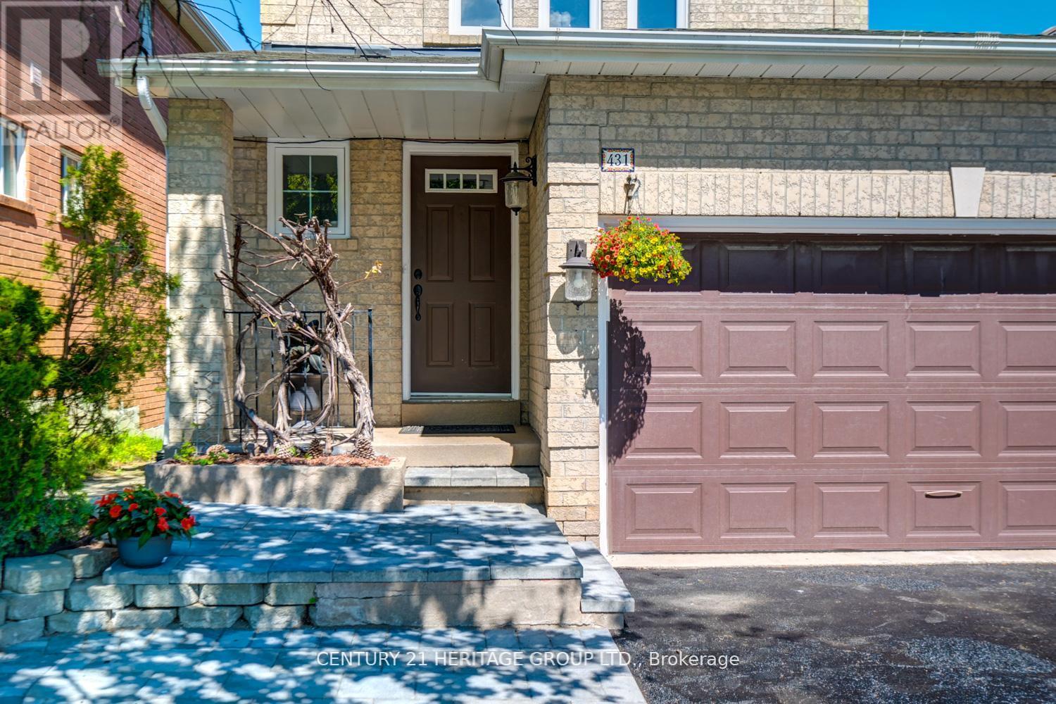 431 Carruthers Avenue, Newmarket, Ontario  L3X 2C1 - Photo 3 - N12459830