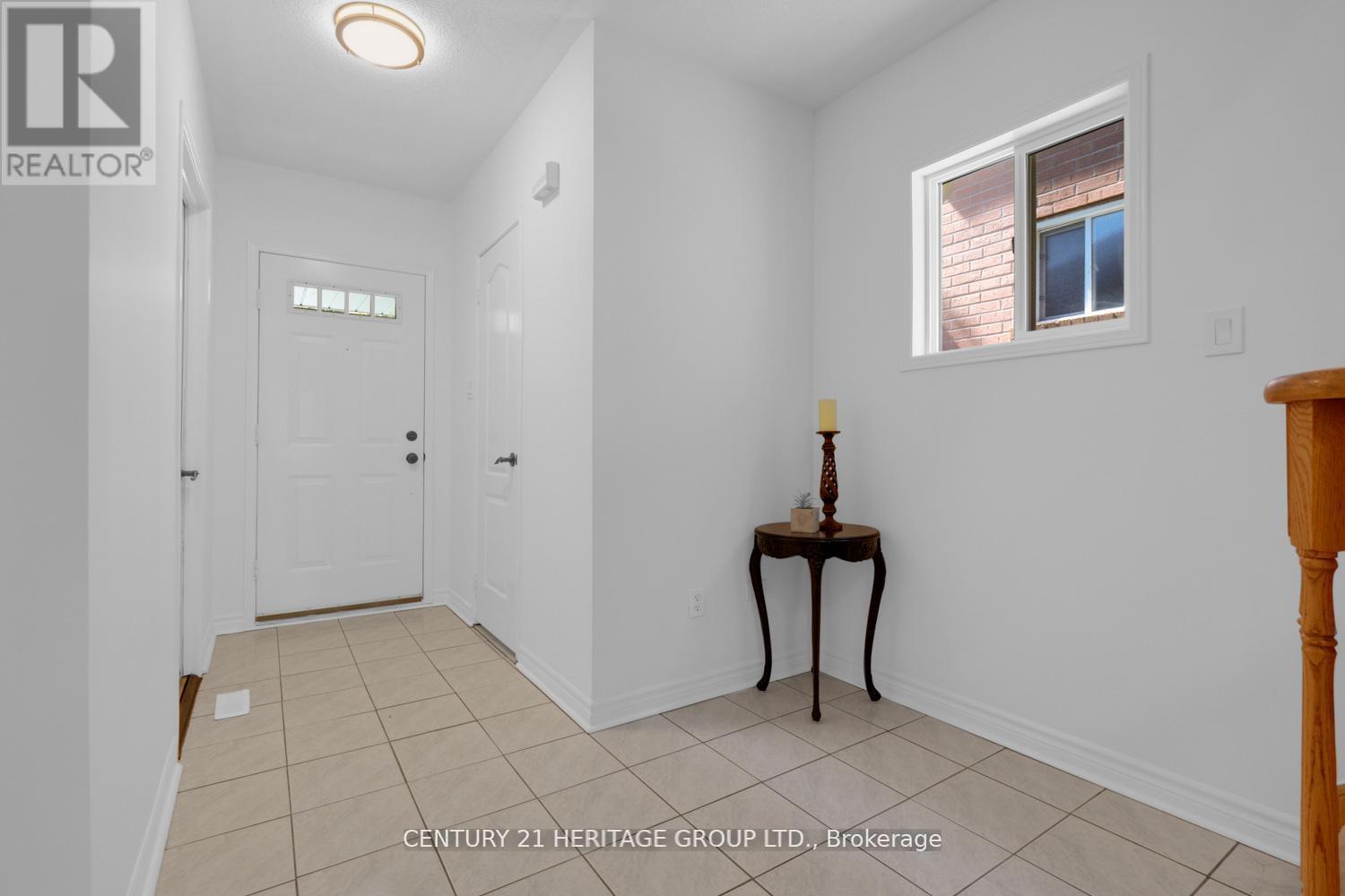 431 Carruthers Avenue, Newmarket, Ontario  L3X 2C1 - Photo 7 - N12459830