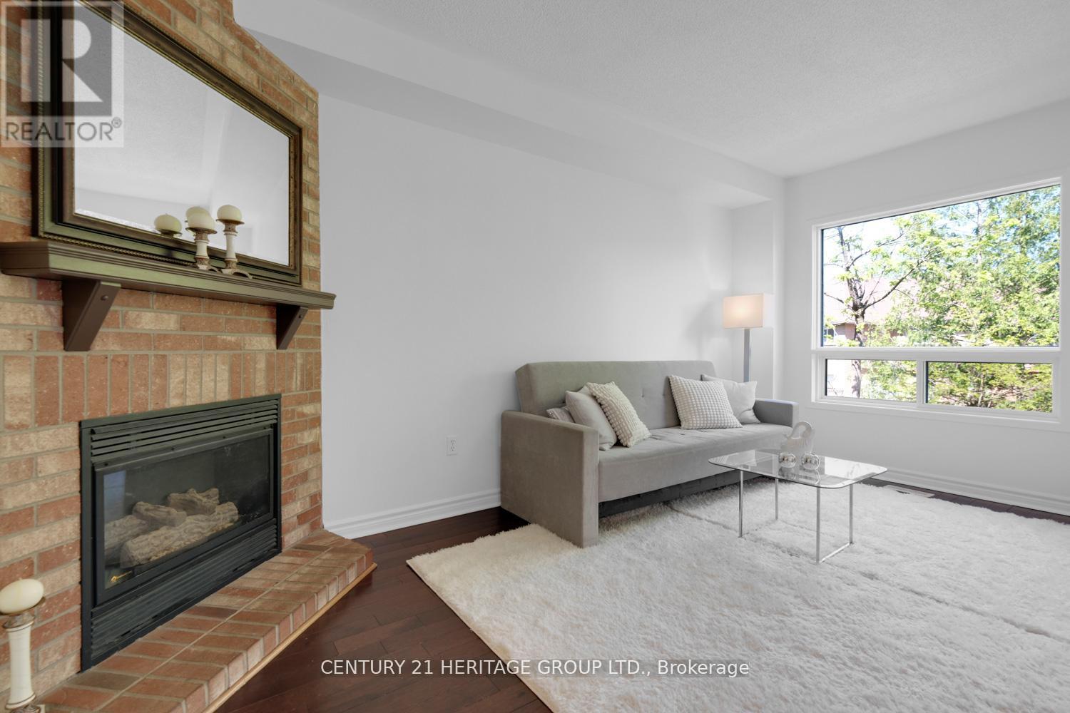 431 Carruthers Avenue, Newmarket, Ontario  L3X 2C1 - Photo 9 - N12459830