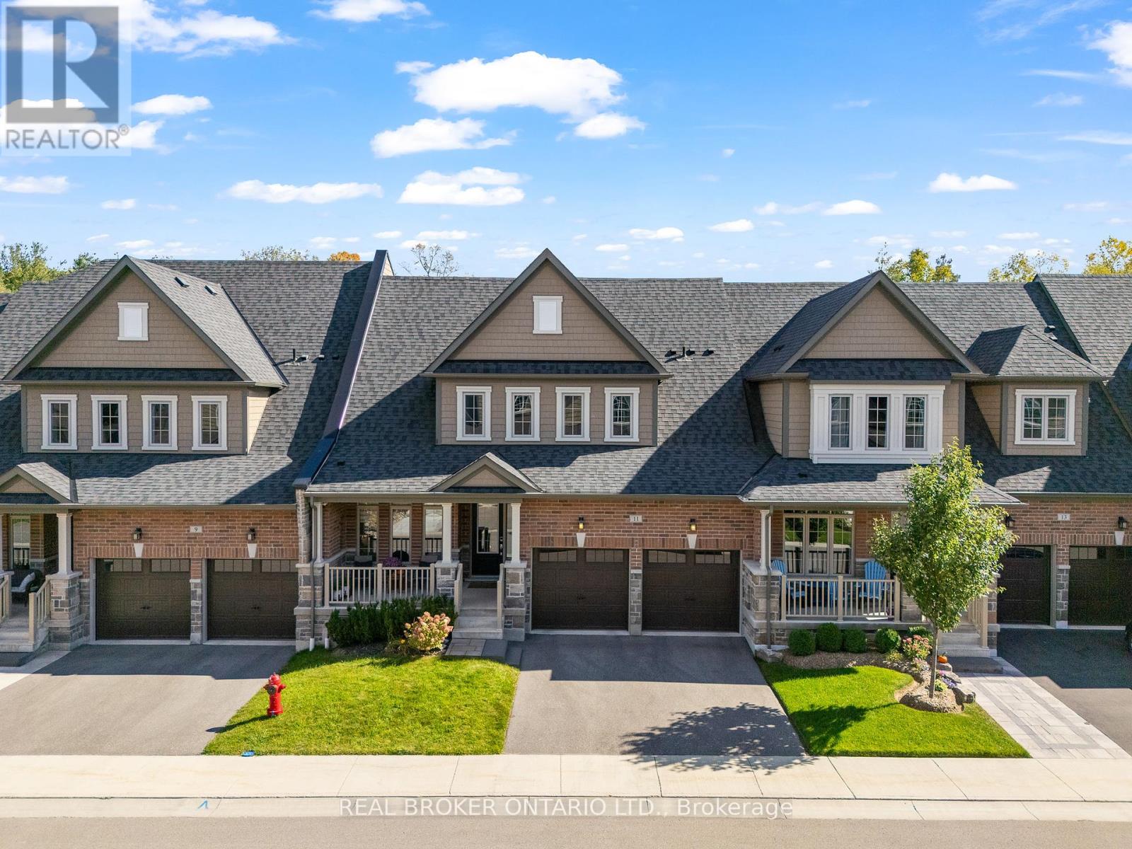 11 Howard Williams Court, Uxbridge, Ontario  L9P 0R2 - Photo 2 - N12459860