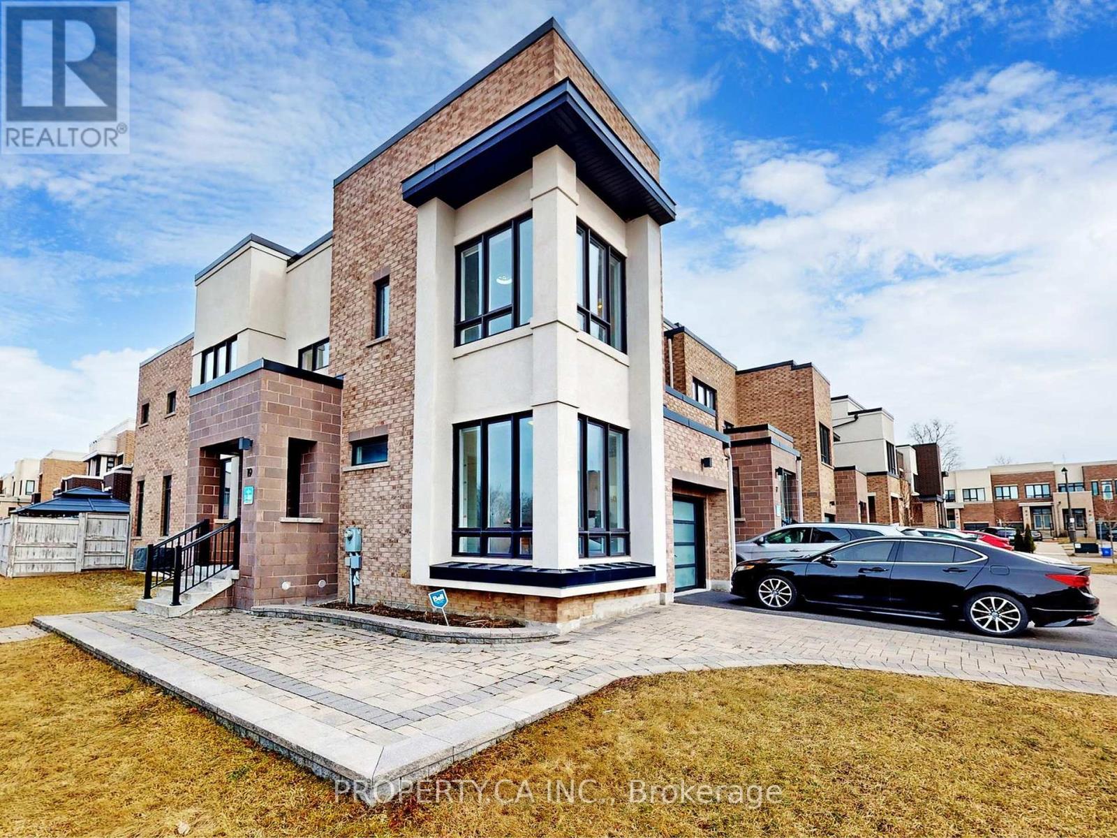 19 Denarius Crescent, Richmond Hill, Ontario  L4E 0Y9 - Photo 2 - N12459890