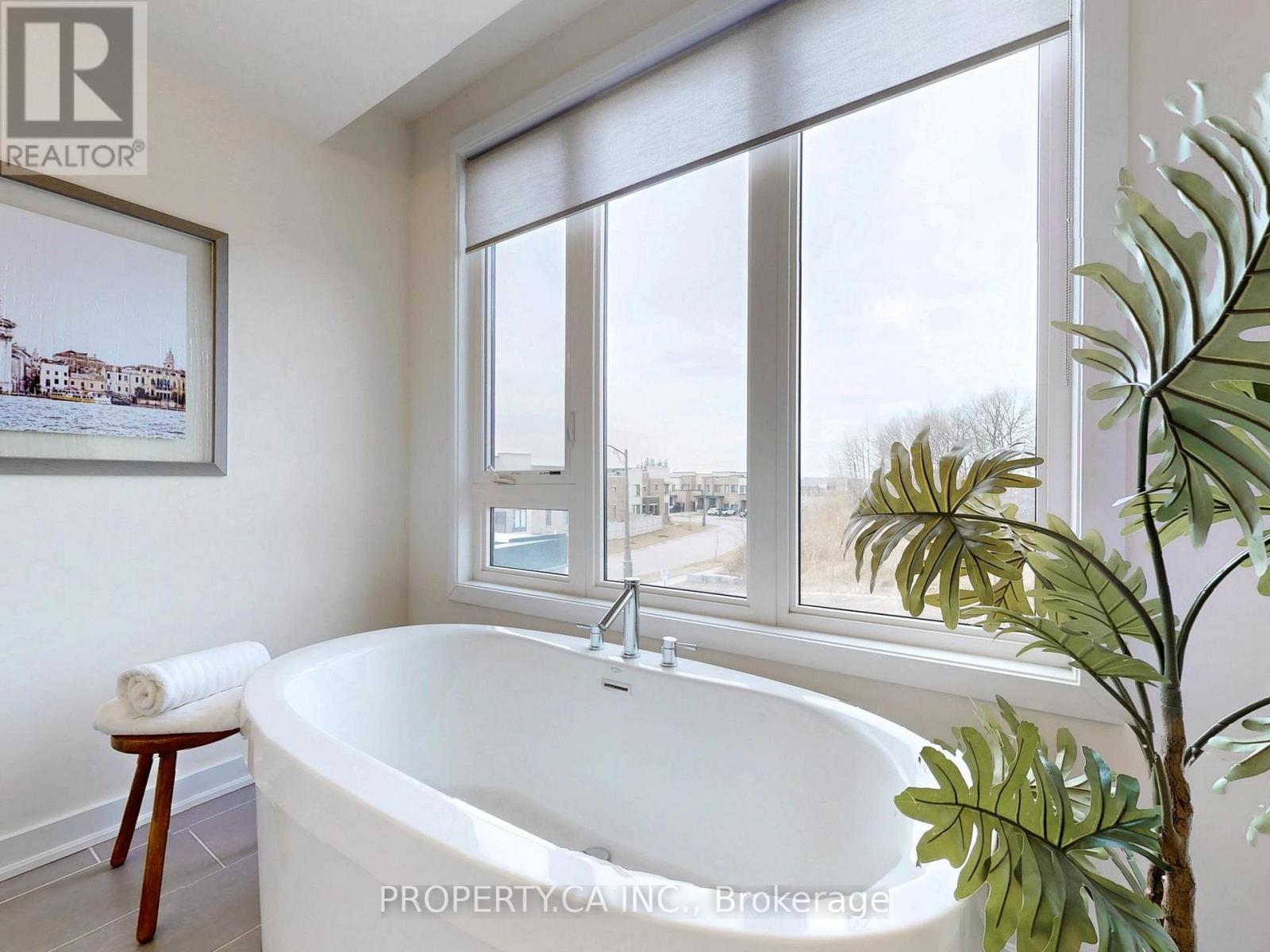 19 Denarius Crescent, Richmond Hill, Ontario  L4E 0Y9 - Photo 38 - N12459890