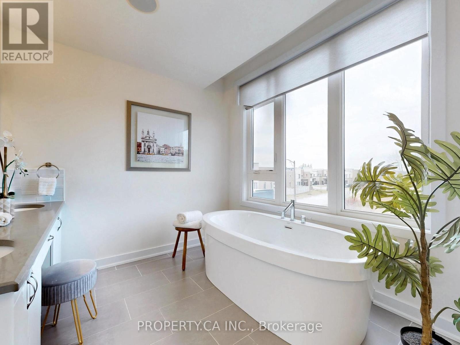 19 Denarius Crescent, Richmond Hill, Ontario  L4E 0Y9 - Photo 42 - N12459890