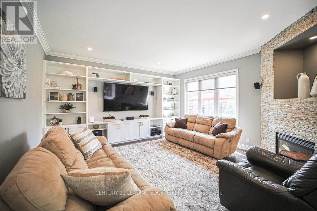 204 Ivy Jay Crescent, Aurora, Ontario  L4G 0E9 - Photo 11 - N12459893