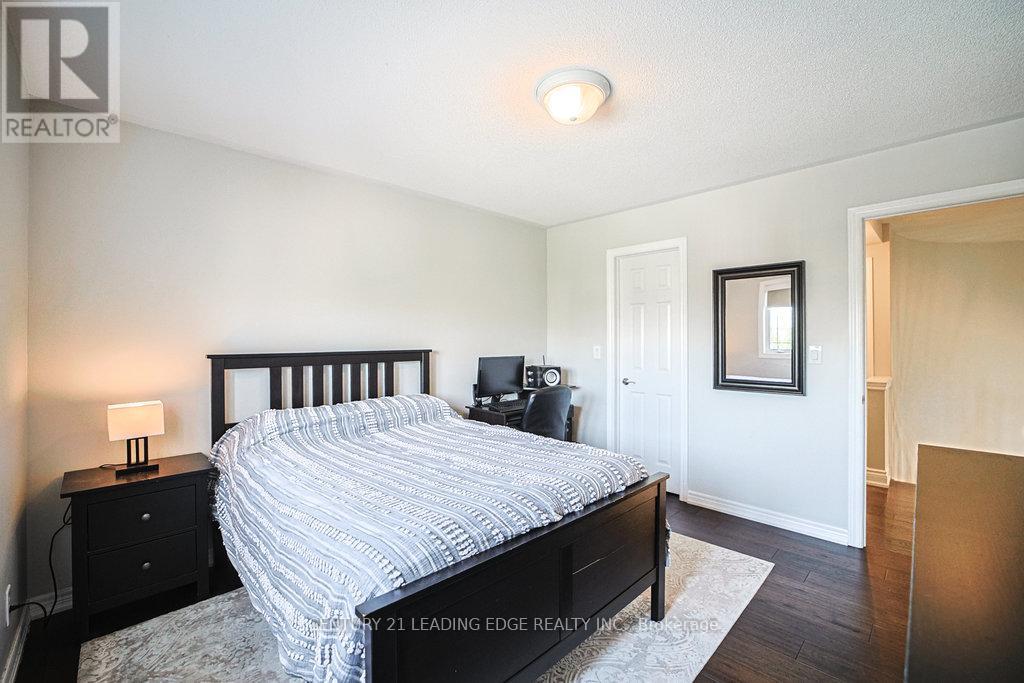 204 Ivy Jay Crescent, Aurora, Ontario  L4G 0E9 - Photo 25 - N12459893