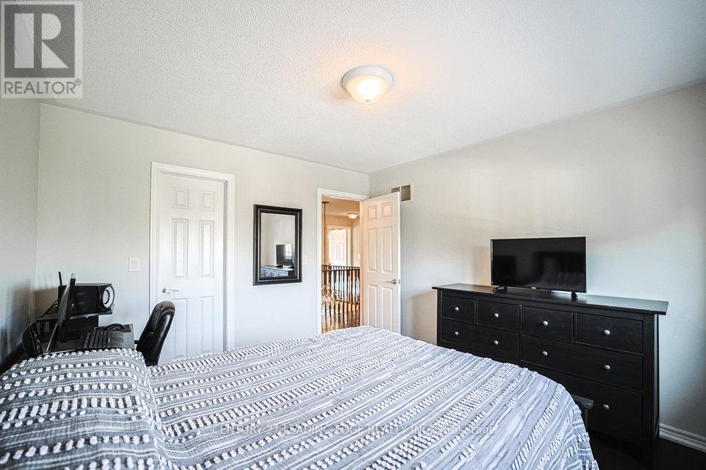 204 Ivy Jay Crescent, Aurora, Ontario  L4G 0E9 - Photo 26 - N12459893