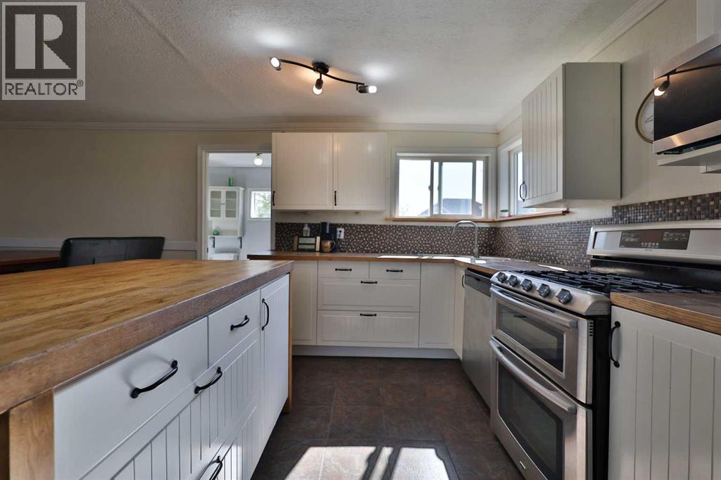 54 8 Avenue W, Cardston, Alberta  T0K 0K0 - Photo 9 - A2258122