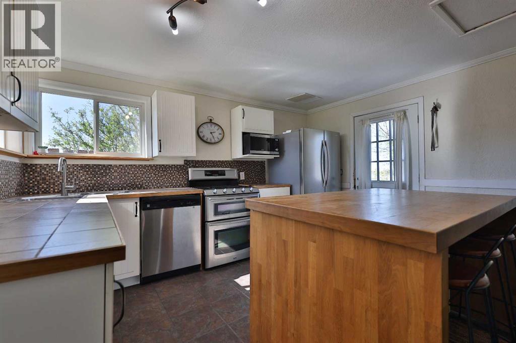 54 8 Avenue W, Cardston, Alberta  T0K 0K0 - Photo 7 - A2258122