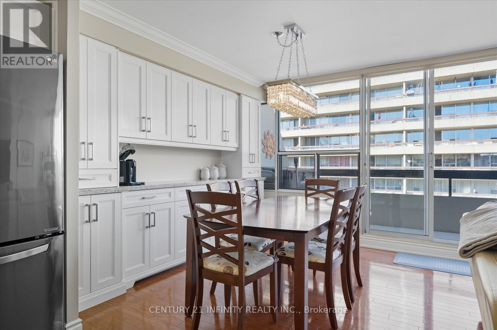 635 - 50 Richmond Street E, Oshawa, Ontario  L1G 7C7 - Photo 2 - E12459923