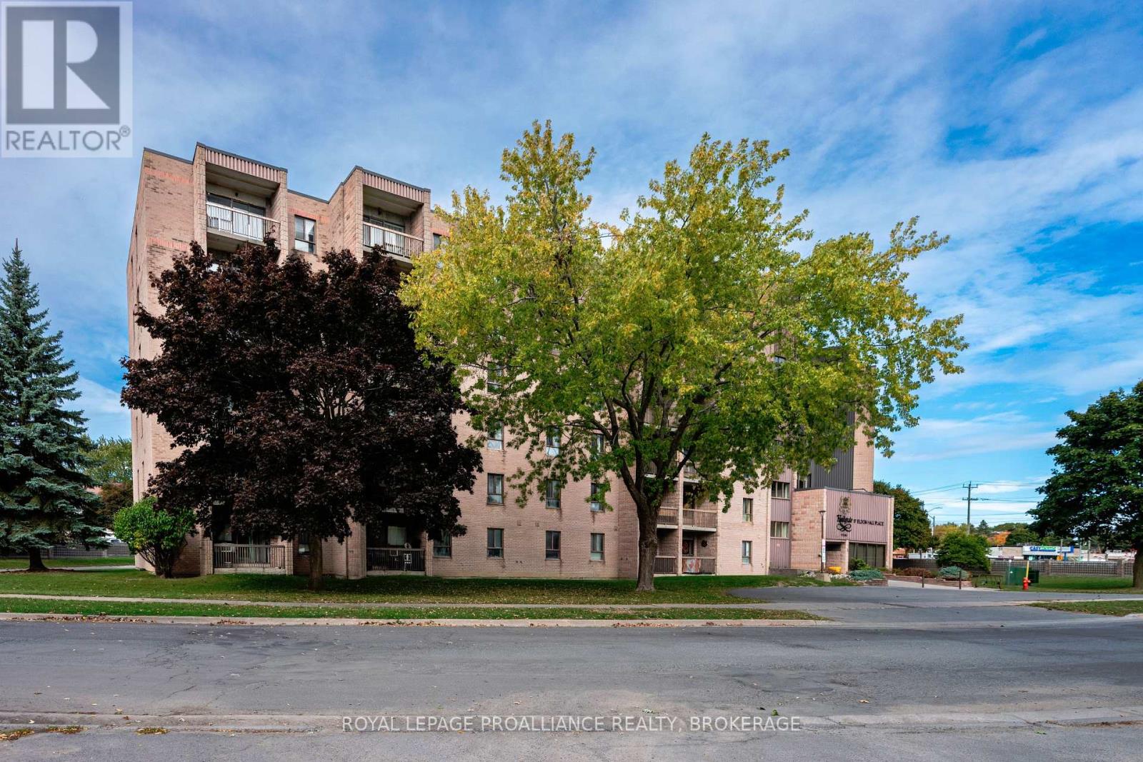 510 - 17 Eldon Hall Place, Kingston, Ontario  K7M 7H5 - Photo 2 - X12459980