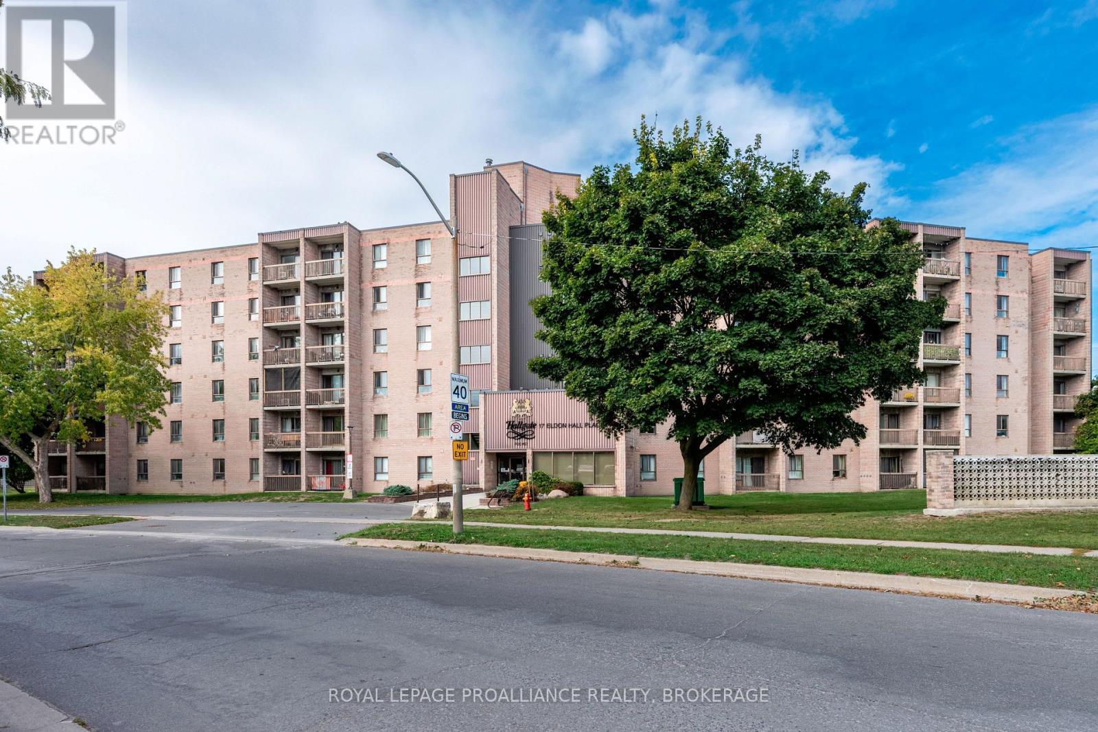 510 - 17 Eldon Hall Place, Kingston, Ontario  K7M 7H5 - Photo 3 - X12459980