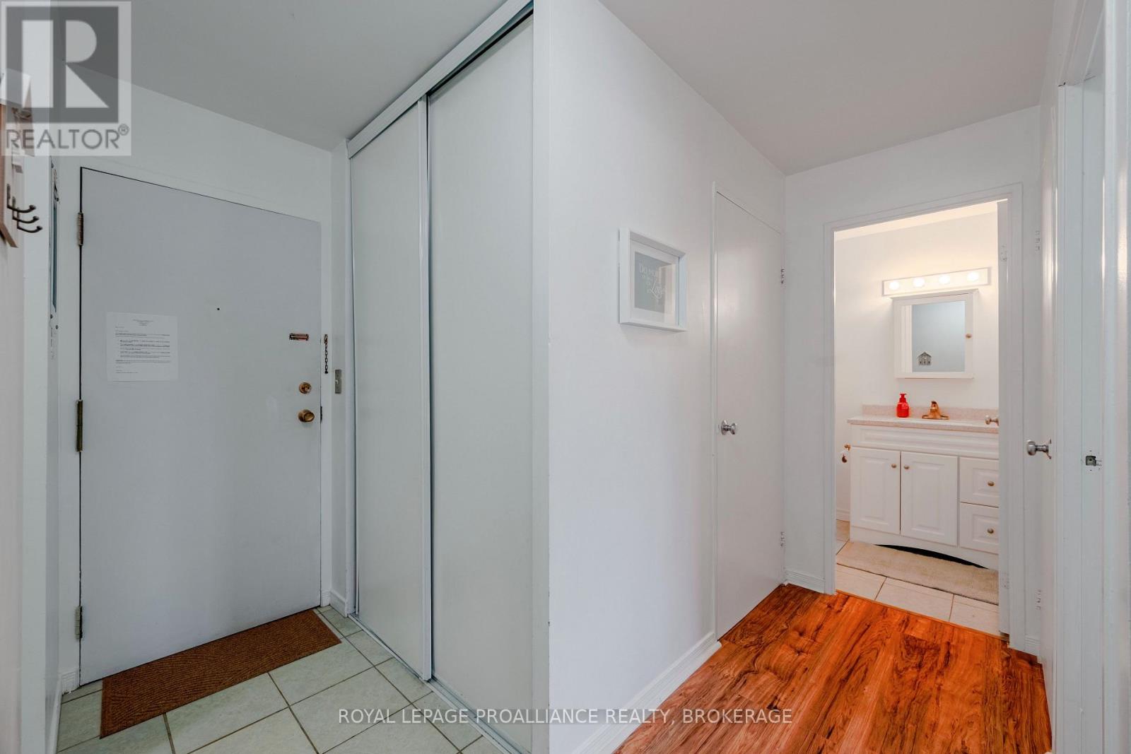 510 - 17 Eldon Hall Place, Kingston, Ontario  K7M 7H5 - Photo 5 - X12459980