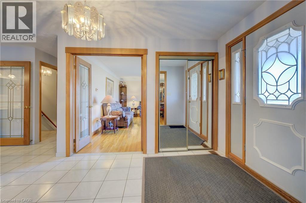 9 Stonecliff Court, Hamilton, Ontario  L9C 7G2 - Photo 6 - 40777435