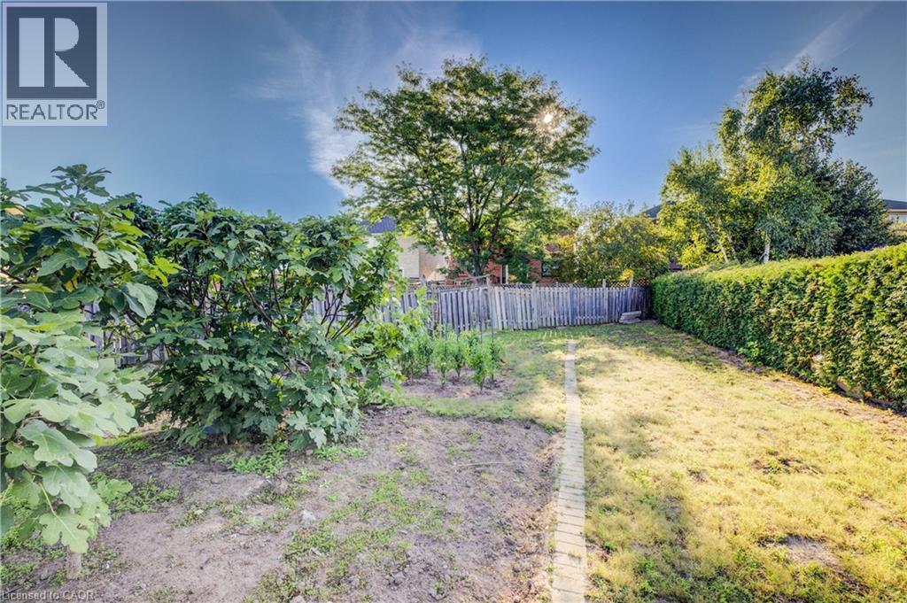 9 Stonecliff Court, Hamilton, Ontario  L9C 7G2 - Photo 24 - 40777435