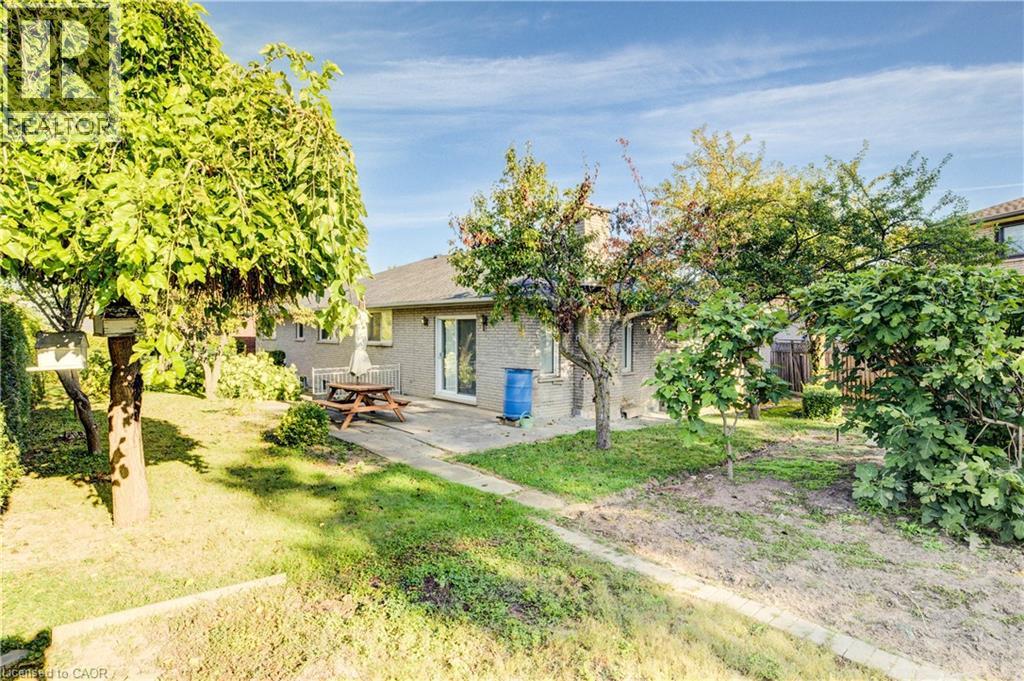 9 Stonecliff Court, Hamilton, Ontario  L9C 7G2 - Photo 23 - 40777435