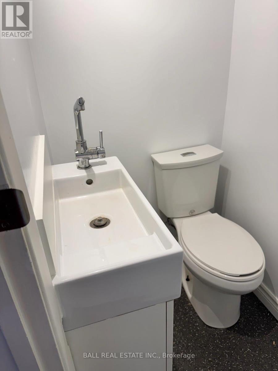 201 Highland Street, Dysart Et Al, Ontario  K0M 1S0 - Photo 5 - X12459979