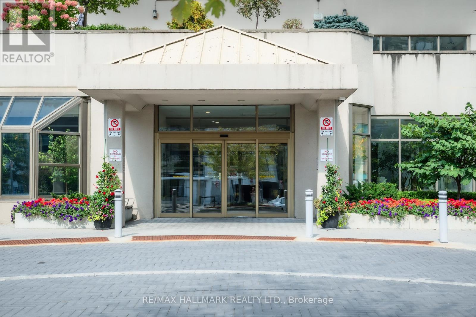 1616 - 30 GREENFIELD AVENUE, Toronto, Ontario