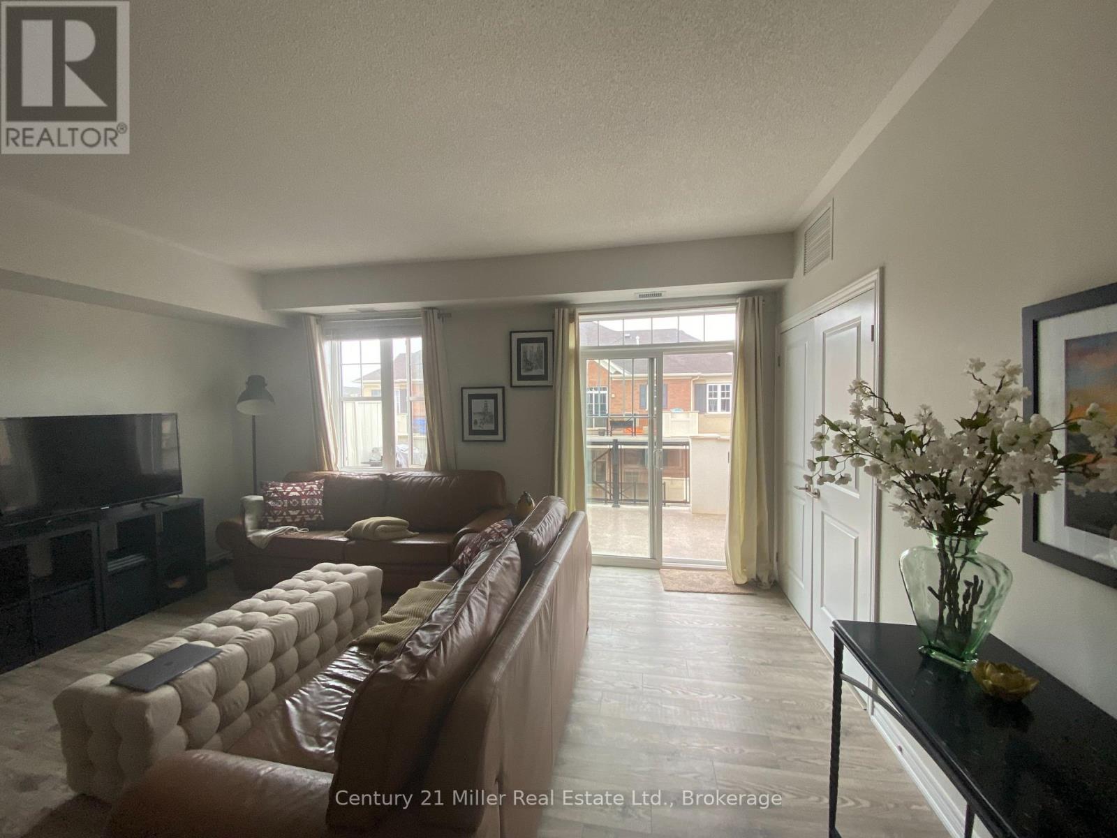 306 - 2326 Taunton Road, Oakville, Ontario  L6H 0L3 - Photo 5 - W12460010