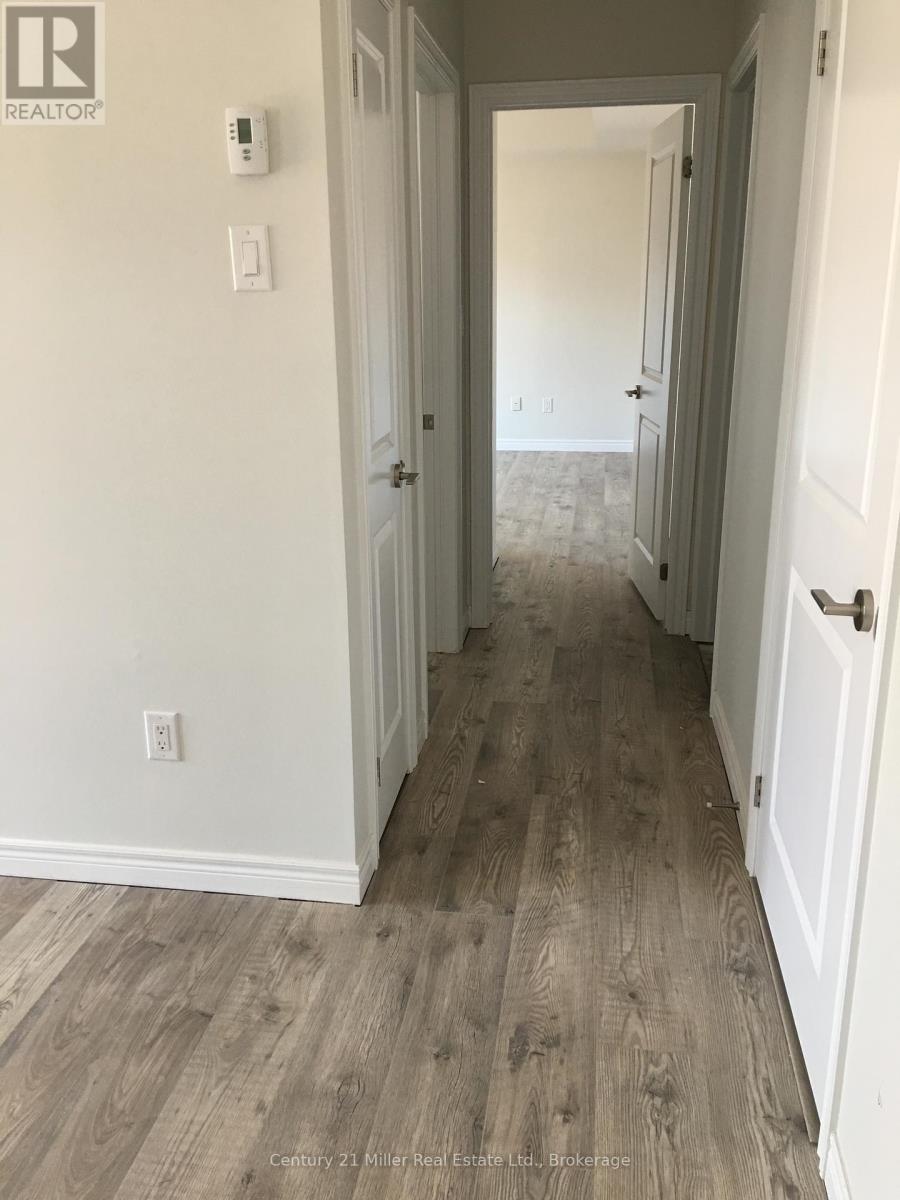306 - 2326 Taunton Road, Oakville, Ontario  L6H 0L3 - Photo 8 - W12460010