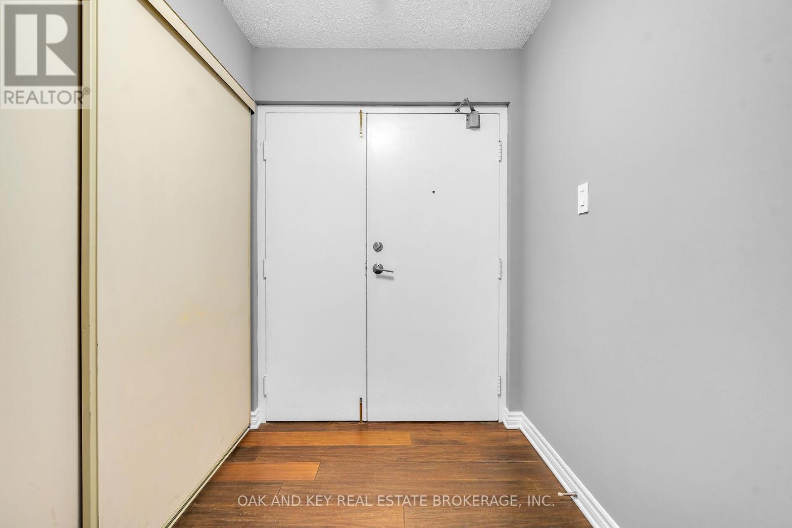 1404 - 500 Talbot Street, London East (East F), Ontario  N6A 2S3 - Photo 5 - X12459934