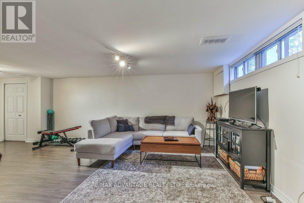 70 Fairlane Road, London South, Ontario  N6K 3E4 - Photo 40 - X12459950