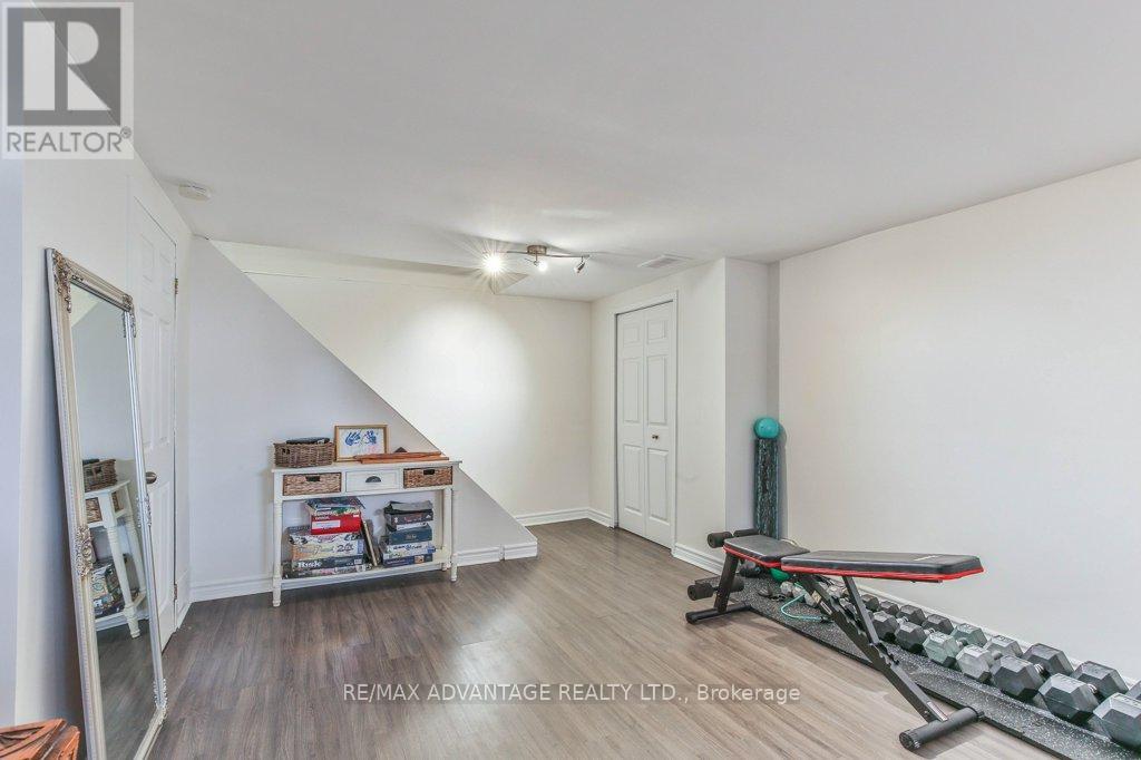 70 Fairlane Road, London South, Ontario  N6K 3E4 - Photo 42 - X12459950