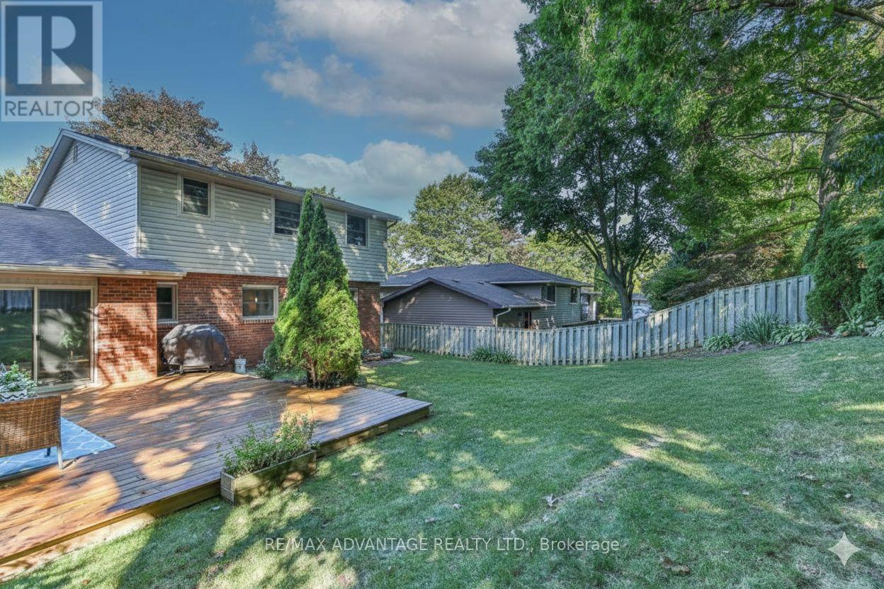70 Fairlane Road, London South, Ontario  N6K 3E4 - Photo 50 - X12459950