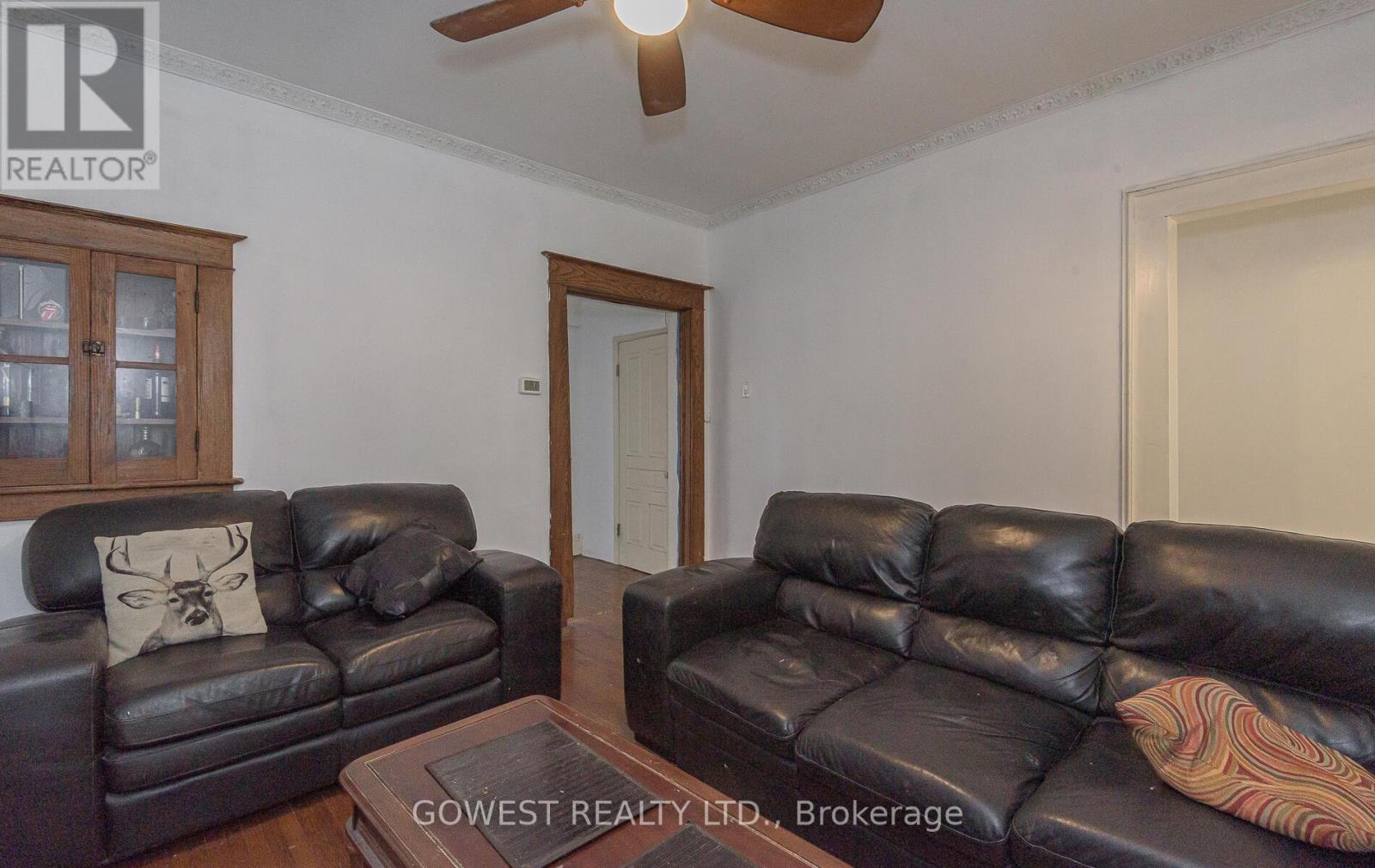 16 Edna Avenue, Toronto, Ontario  M6P 1B5 - Photo 11 - W12459722