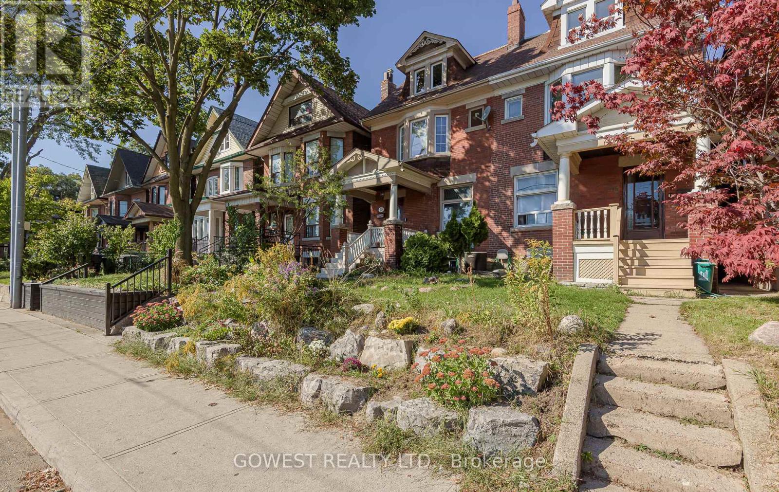 16 Edna Avenue, Toronto, Ontario  M6P 1B5 - Photo 2 - W12459722