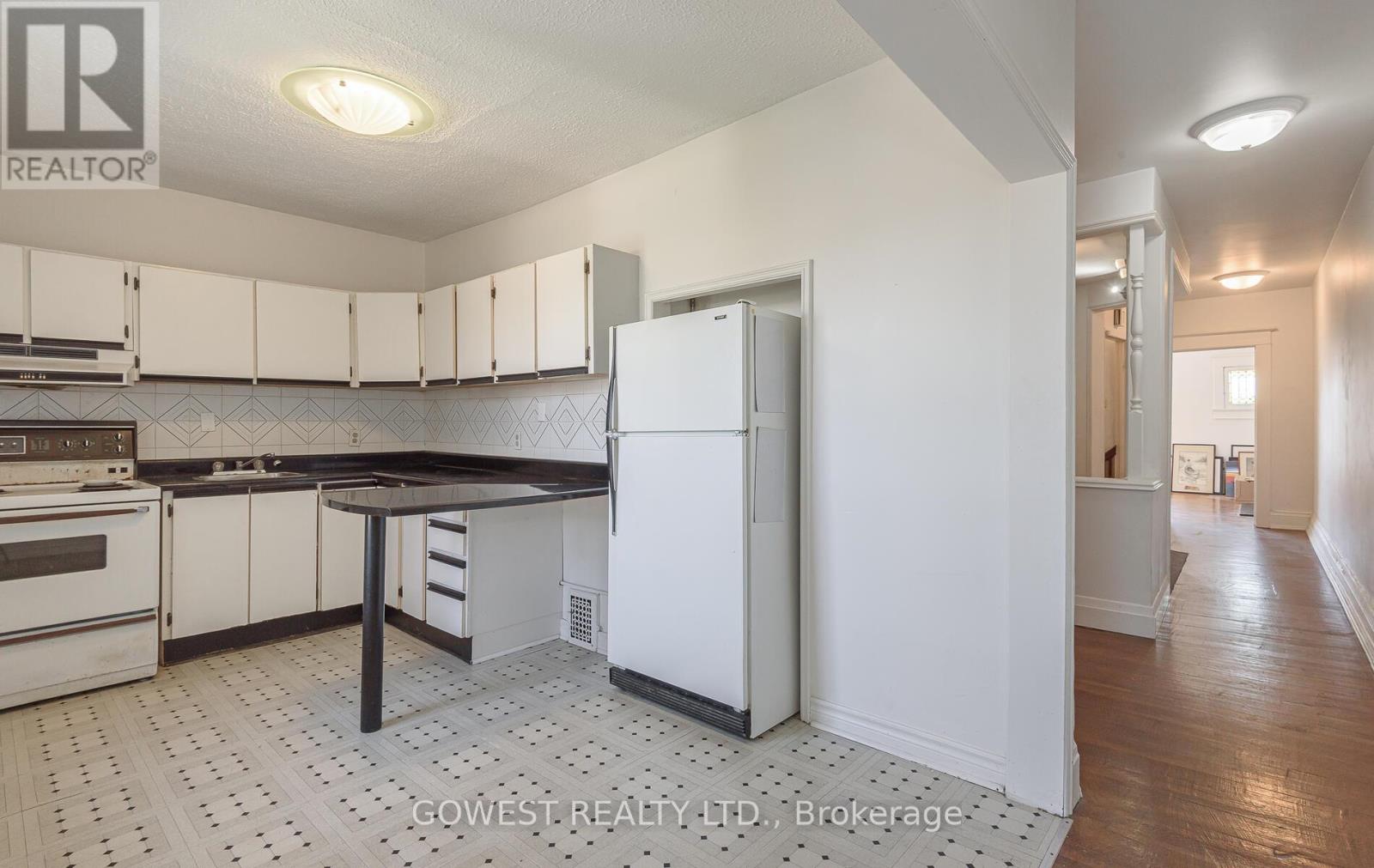 16 Edna Avenue, Toronto, Ontario  M6P 1B5 - Photo 21 - W12459722