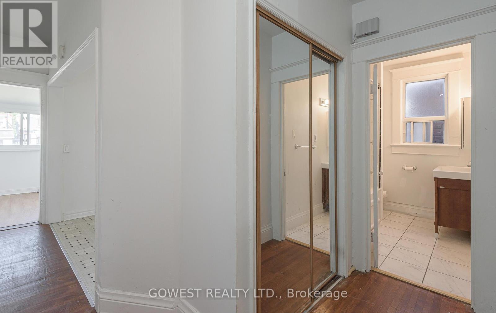 16 Edna Avenue, Toronto, Ontario  M6P 1B5 - Photo 27 - W12459722