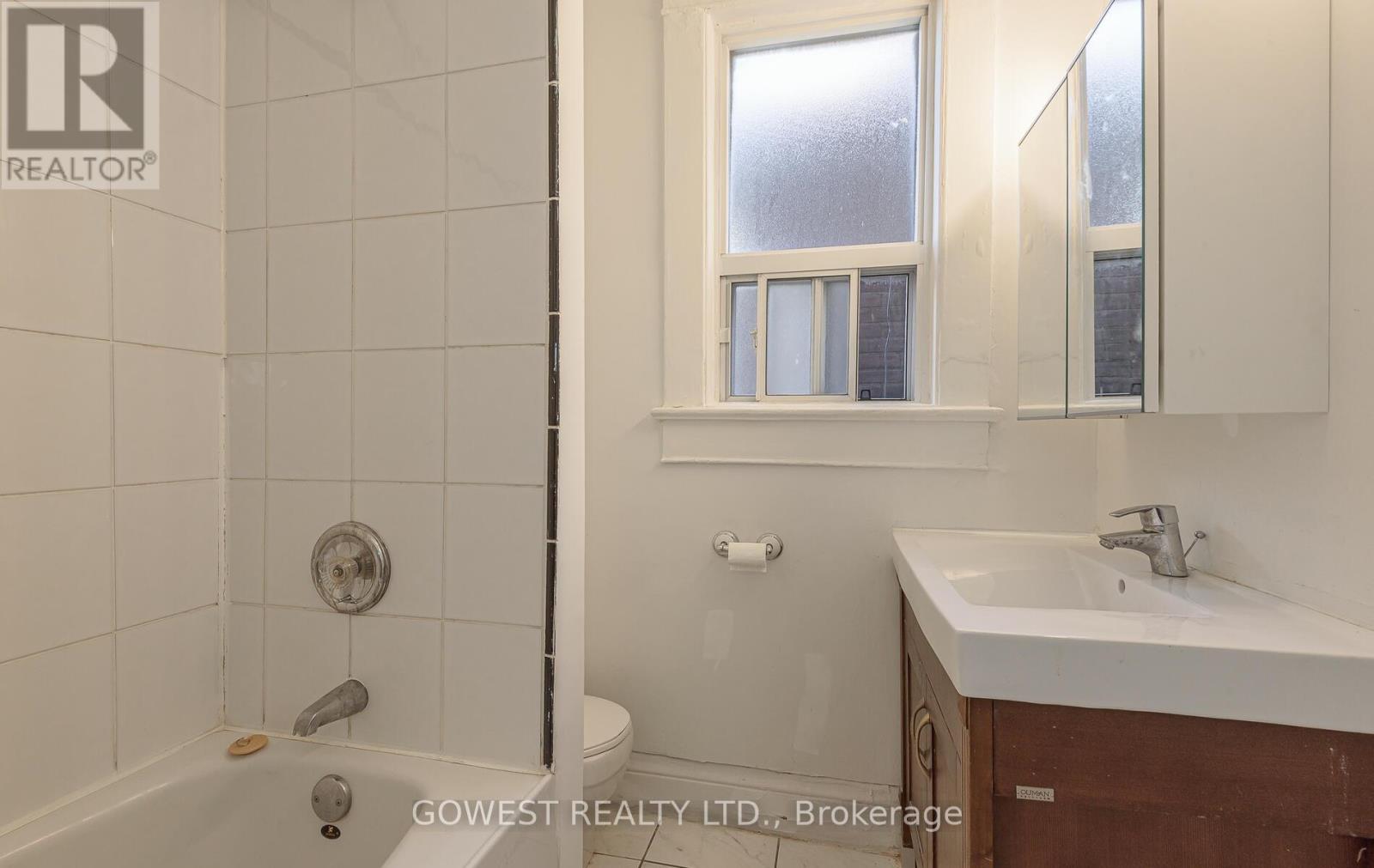 16 Edna Avenue, Toronto, Ontario  M6P 1B5 - Photo 28 - W12459722