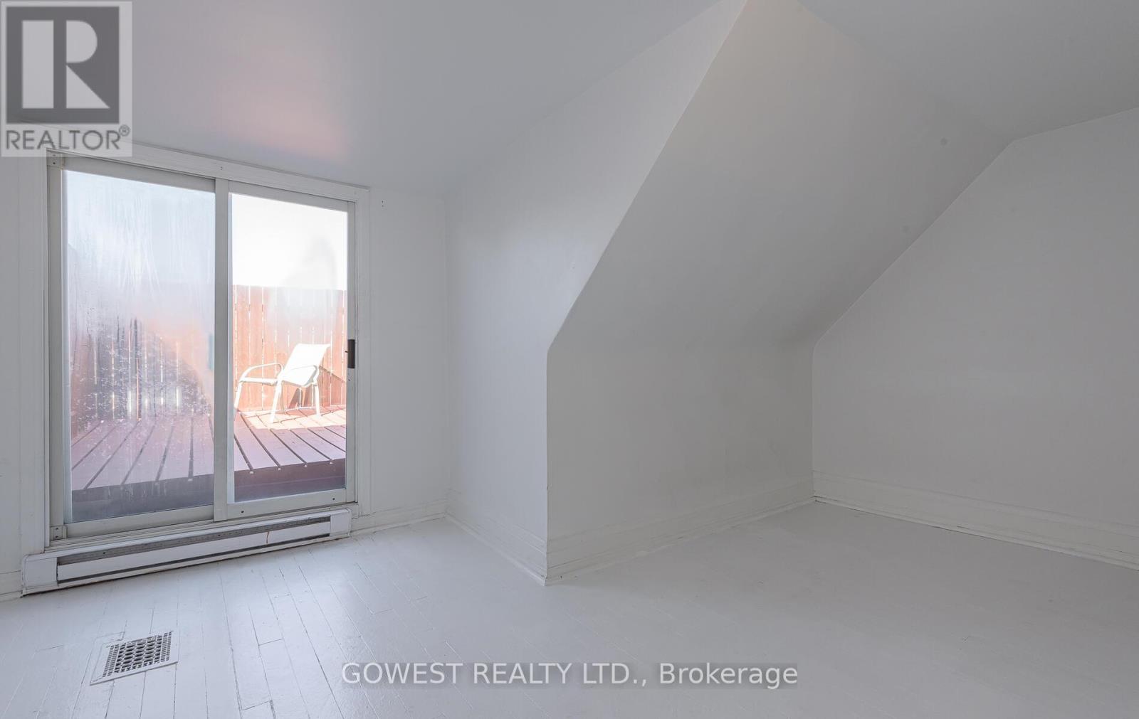 16 Edna Avenue, Toronto, Ontario  M6P 1B5 - Photo 31 - W12459722