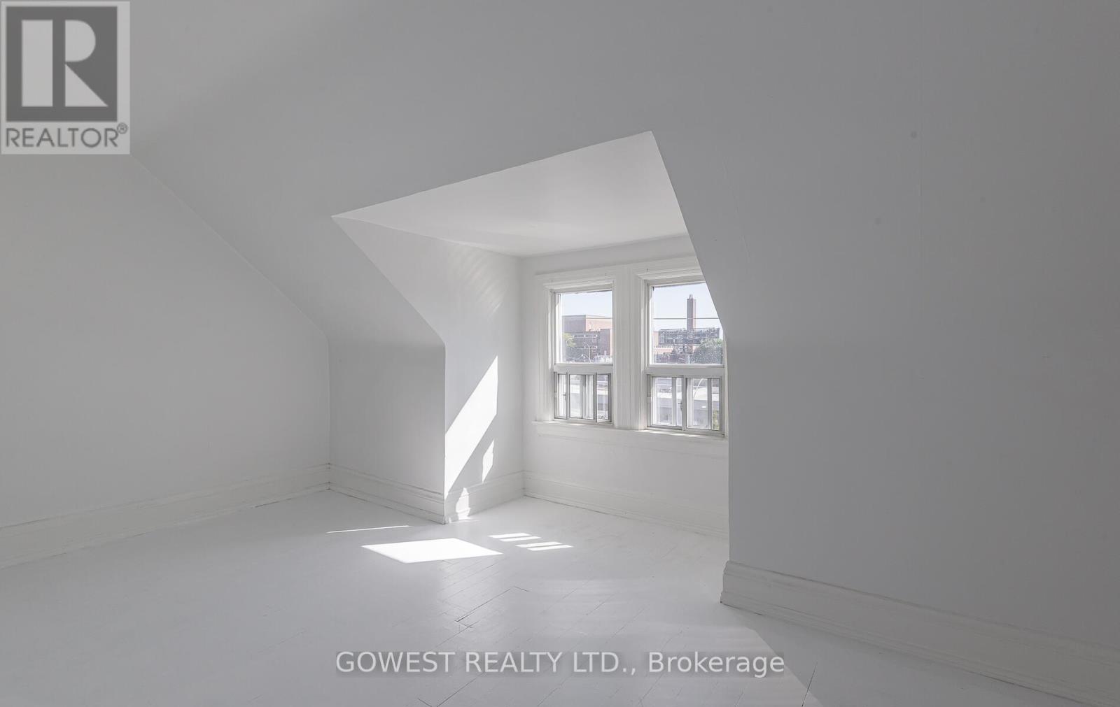 16 Edna Avenue, Toronto, Ontario  M6P 1B5 - Photo 36 - W12459722